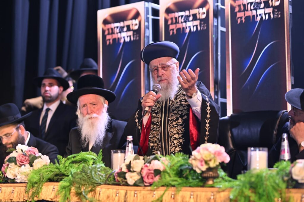 משבעה יוצא אחד: נבחר חתן הגמרא במעמד אלפי נערים