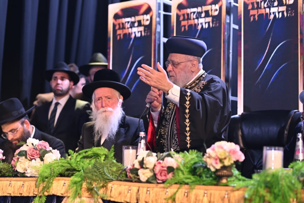 משבעה יוצא אחד: נבחר חתן הגמרא במעמד אלפי נערים