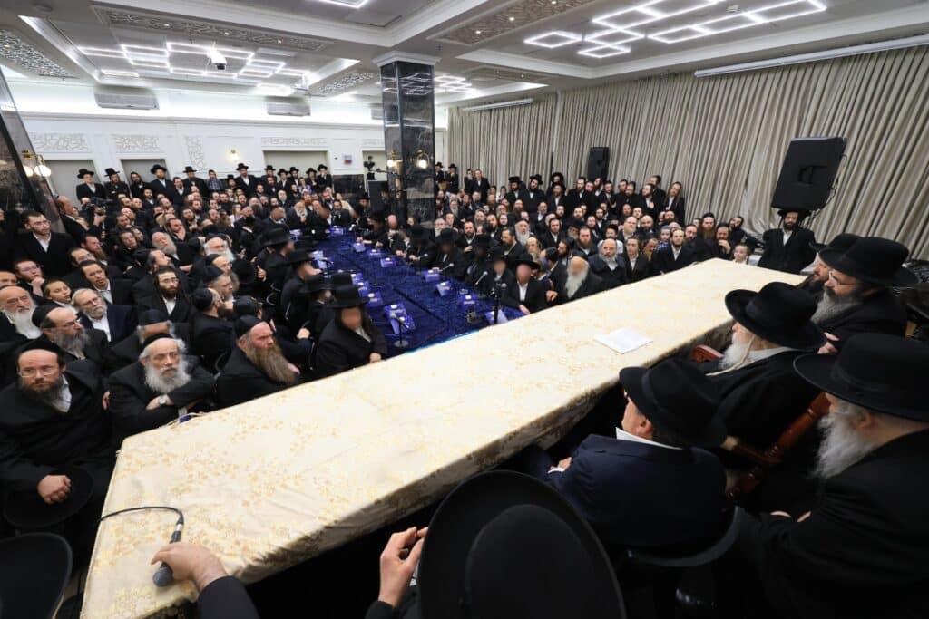 מרטיט: הילדים המיוחדים נבחנו על מסכתות הש"ס מול הרבי