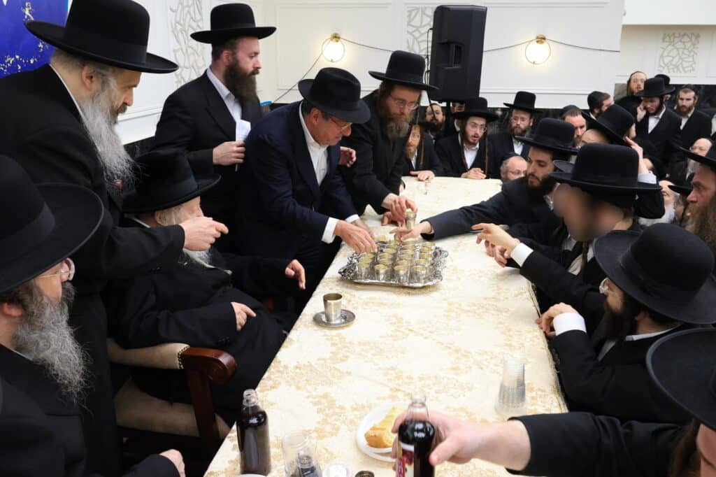 מרטיט: הילדים המיוחדים נבחנו על מסכתות הש"ס מול הרבי