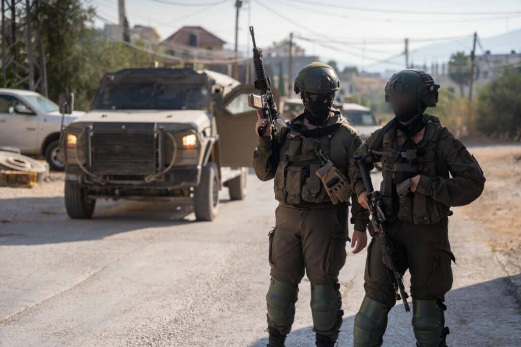 כוחות צה"ל עצרו מחבלים עם מטענים מוכנים לשימוש