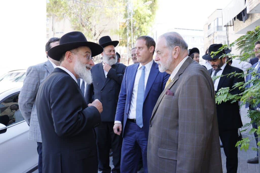 השגריר התפעל מהתנאים של הבחורים האמריקאים בסלבודקא השגריר התפעל מהתנאים של הבחורים האמריקאים בסלבודקא