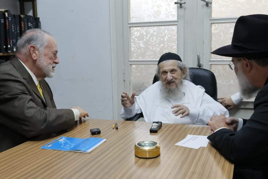 השגריר התפעל מהתנאים של הבחורים האמריקאים בסלבודקא השגריר התפעל מהתנאים של הבחורים האמריקאים בסלבודקא