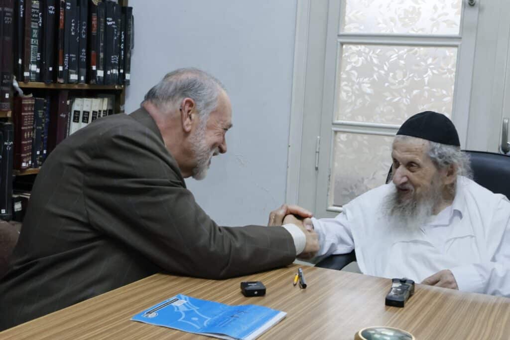 השגריר התפעל מהתנאים של הבחורים האמריקאים בסלבודקא השגריר התפעל מהתנאים של הבחורים האמריקאים בסלבודקא