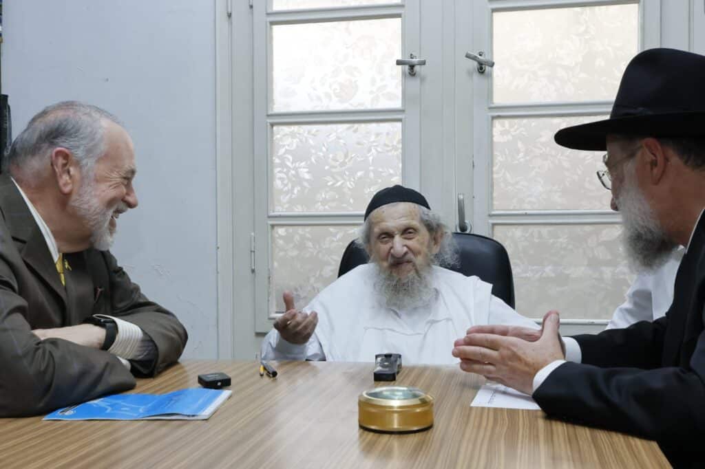 השגריר התפעל מהתנאים של הבחורים האמריקאים בסלבודקא השגריר התפעל מהתנאים של הבחורים האמריקאים בסלבודקא