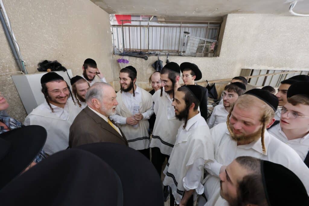 השגריר התפעל מהתנאים של הבחורים האמריקאים בסלבודקא השגריר התפעל מהתנאים של הבחורים האמריקאים בסלבודקא