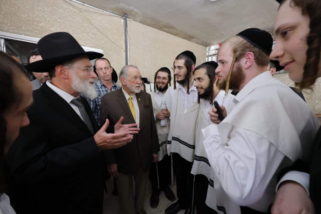 השגריר התפעל מהתנאים של הבחורים האמריקאים בסלבודקא השגריר התפעל מהתנאים של הבחורים האמריקאים בסלבודקא