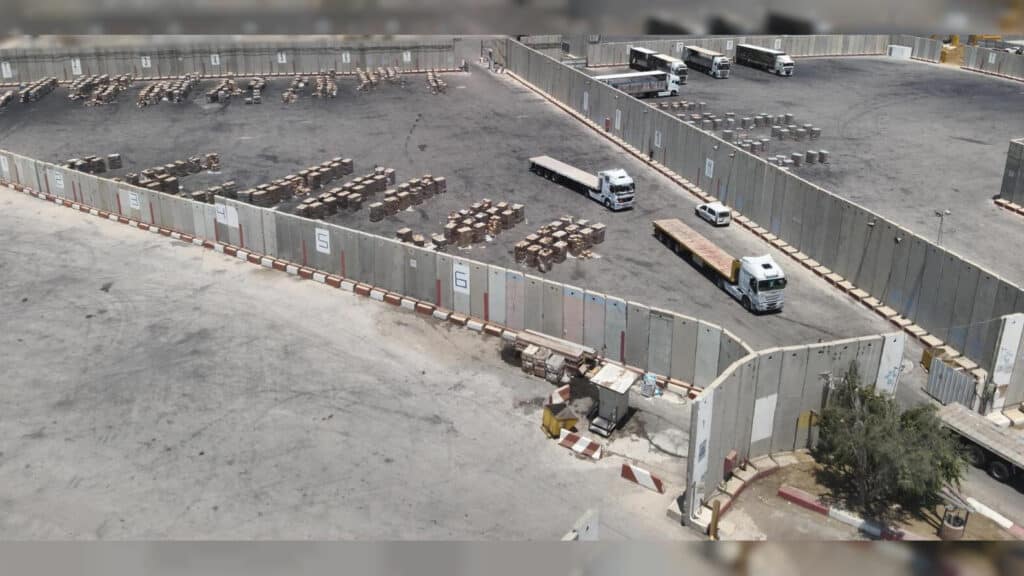 דובר צה"ל: "ישראל תומכת בסיוע לתושבי הרצועה לא לחמאס"