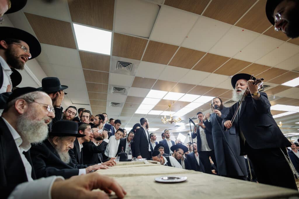 שמחת דגל התורה: נישואי נינו הראשון של מרן הגר״ד לנדו