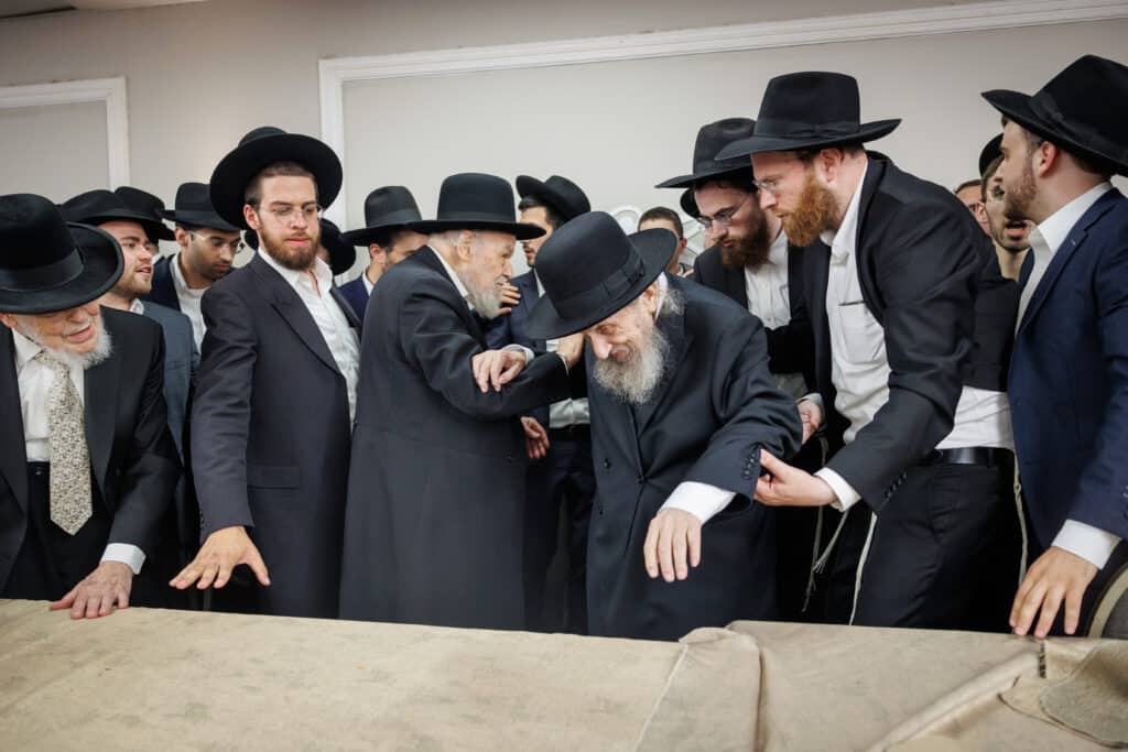 שמחת דגל התורה: נישואי נינו הראשון של מרן הגר״ד לנדו