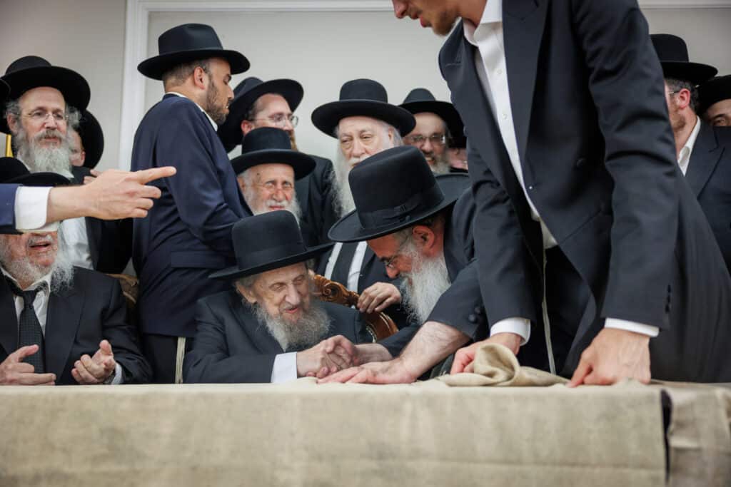 שמחת דגל התורה: נישואי נינו הראשון של מרן הגר״ד לנדו