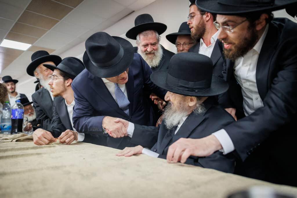 שמחת דגל התורה: נישואי נינו הראשון של מרן הגר״ד לנדו