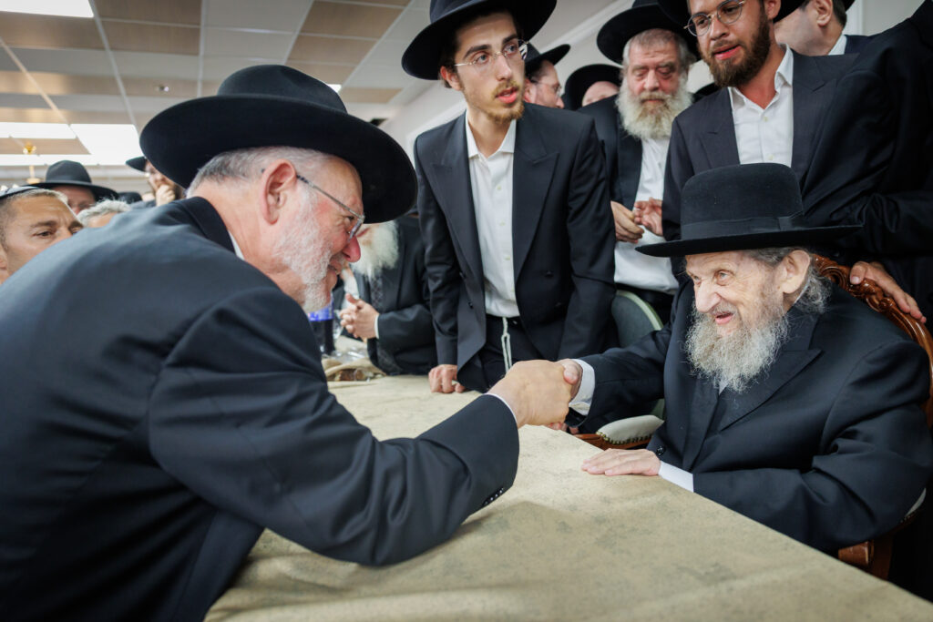 שמחת דגל התורה: נישואי נינו הראשון של מרן הגר״ד לנדו