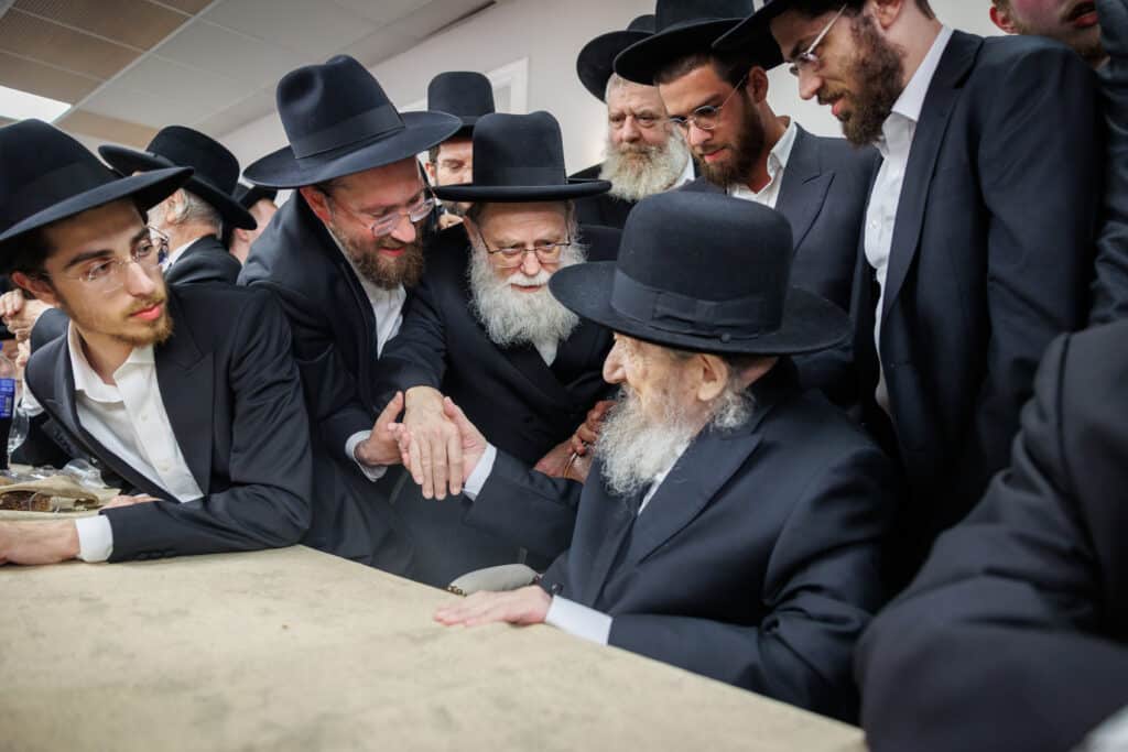 שמחת דגל התורה: נישואי נינו הראשון של מרן הגר״ד לנדו