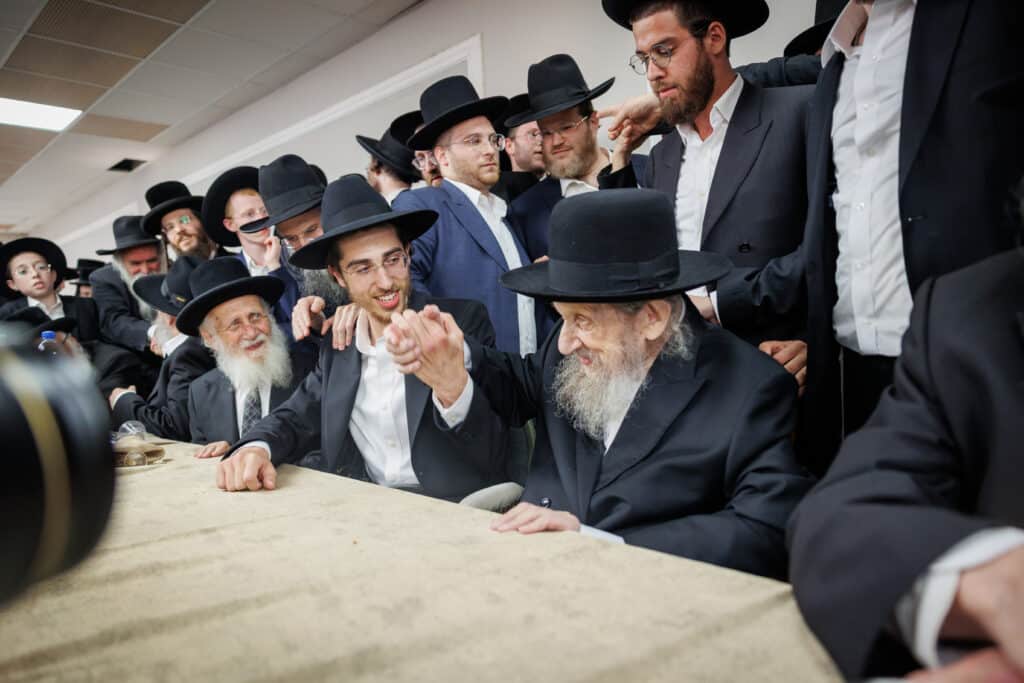 שמחת דגל התורה: נישואי נינו הראשון של מרן הגר״ד לנדו