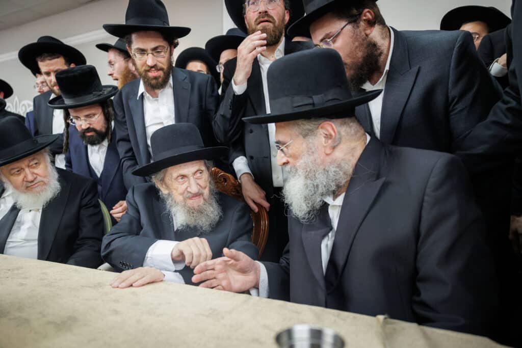 שמחת דגל התורה: נישואי נינו הראשון של מרן הגר״ד לנדו