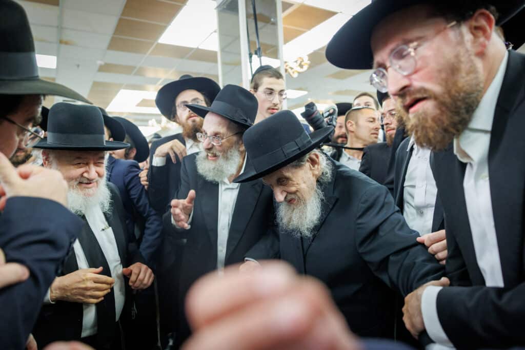 שמחת דגל התורה: נישואי נינו הראשון של מרן הגר״ד לנדו