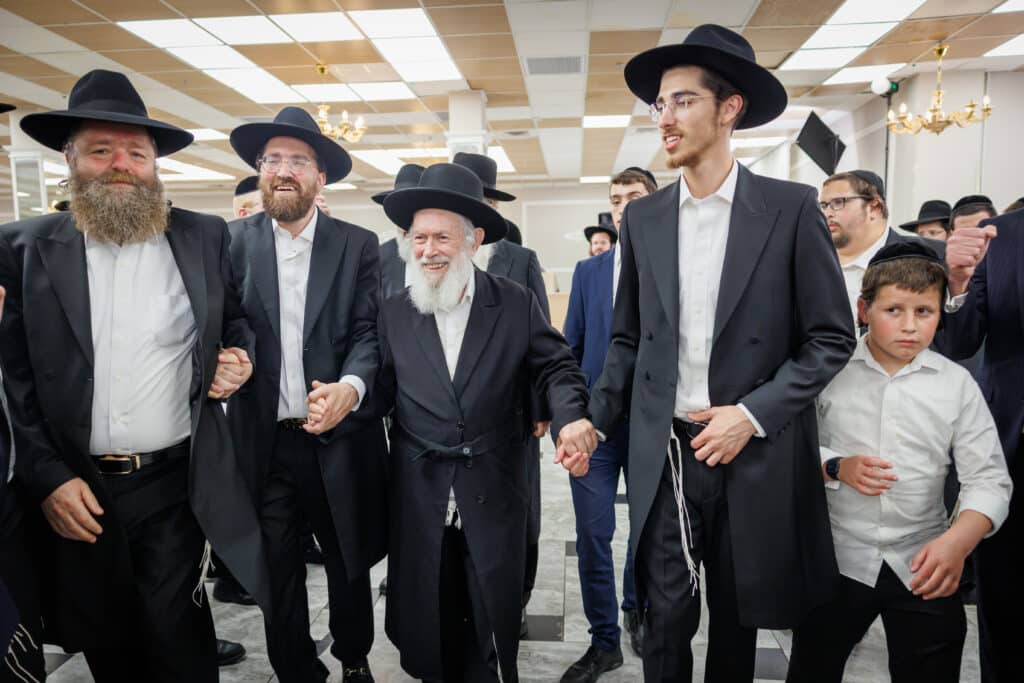 שמחת דגל התורה: נישואי נינו הראשון של מרן הגר״ד לנדו