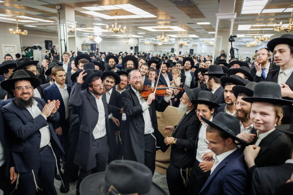 שמחת דגל התורה: נישואי נינו הראשון של מרן הגר״ד לנדו