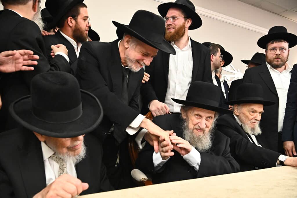 שמחת דגל התורה: נישואי נינו הראשון של מרן הגר״ד לנדו