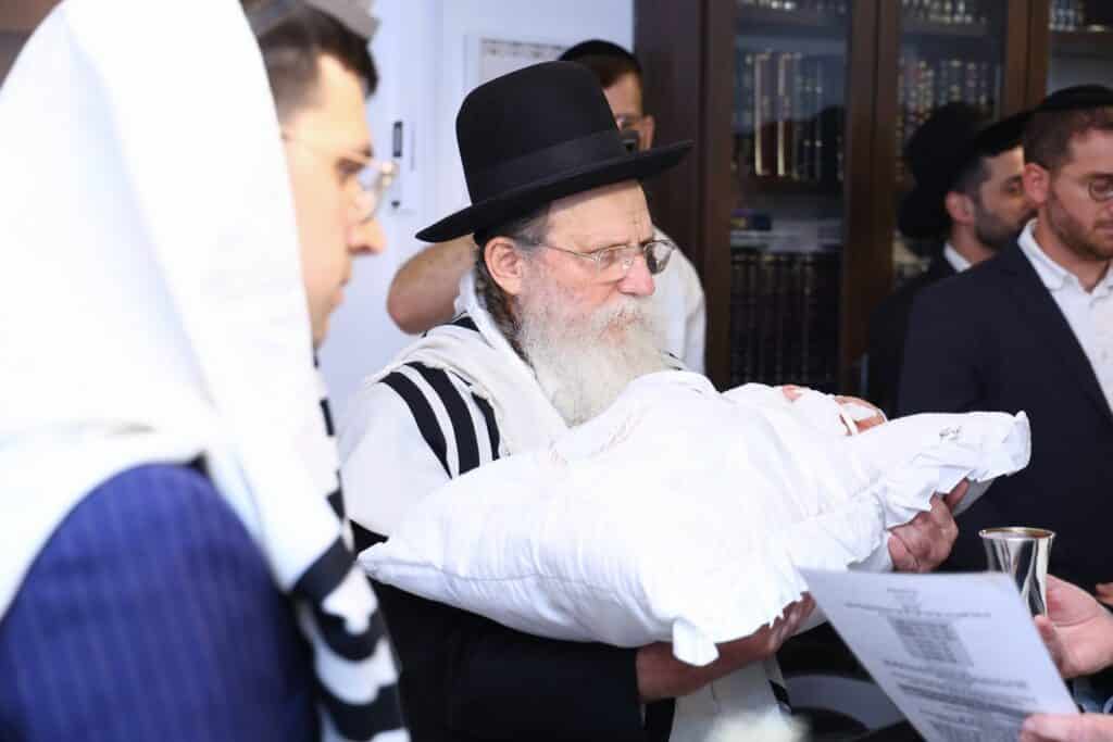 חיפה: שמחת הברית לנכד גאב"ד בני ברק וחתן ראש הכולל