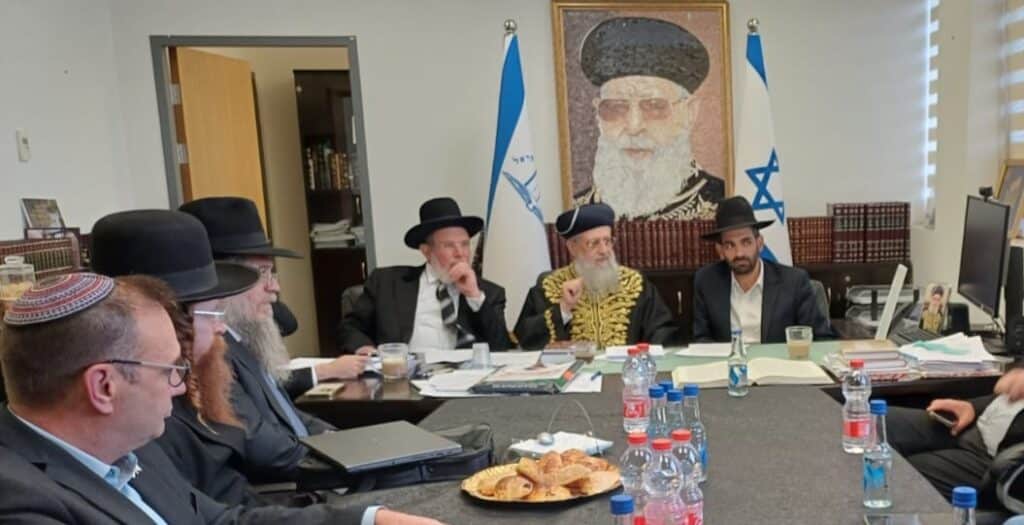 לאחר המתיחות: הפגנה המונית היום ביהוד נגד חילול קברים