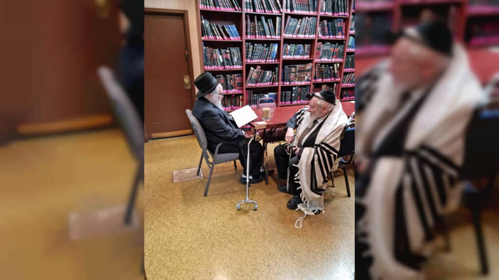 המשב"ק: כסאות הפלא בסקווירא והפגישה החשאית בסלונים המשב"ק: כסאות הפלא בסקווירא והפגישה החשאית בסלונים