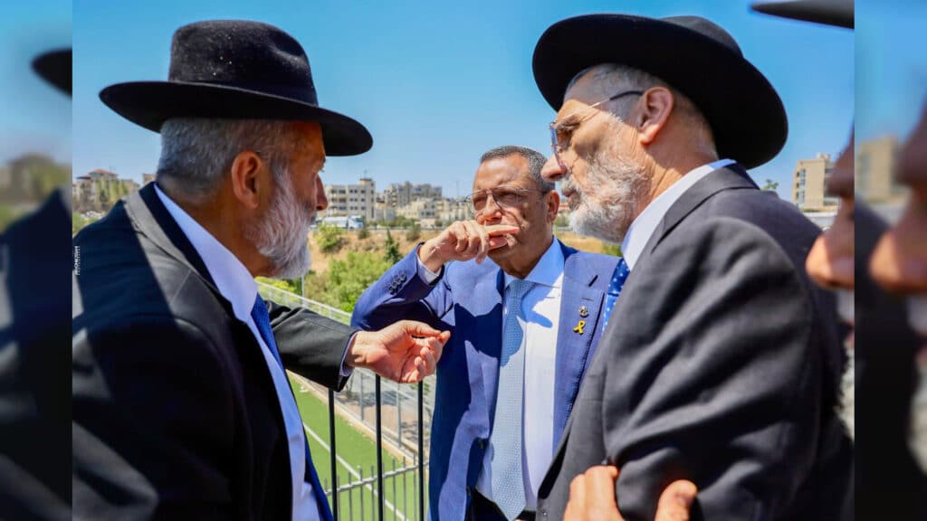 איצקוביץ': תעלומת הקוד הסודי והרחש בחש בדגל התורה