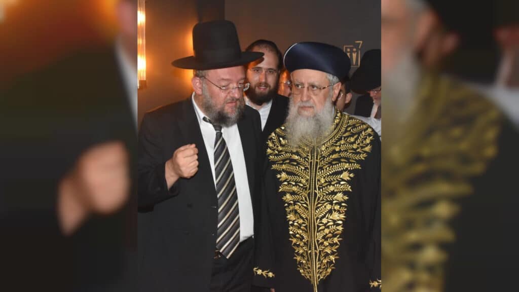 המשב"ק: כסאות הפלא בסקווירא והפגישה החשאית בסלונים המשב"ק: כסאות הפלא בסקווירא והפגישה החשאית בסלונים