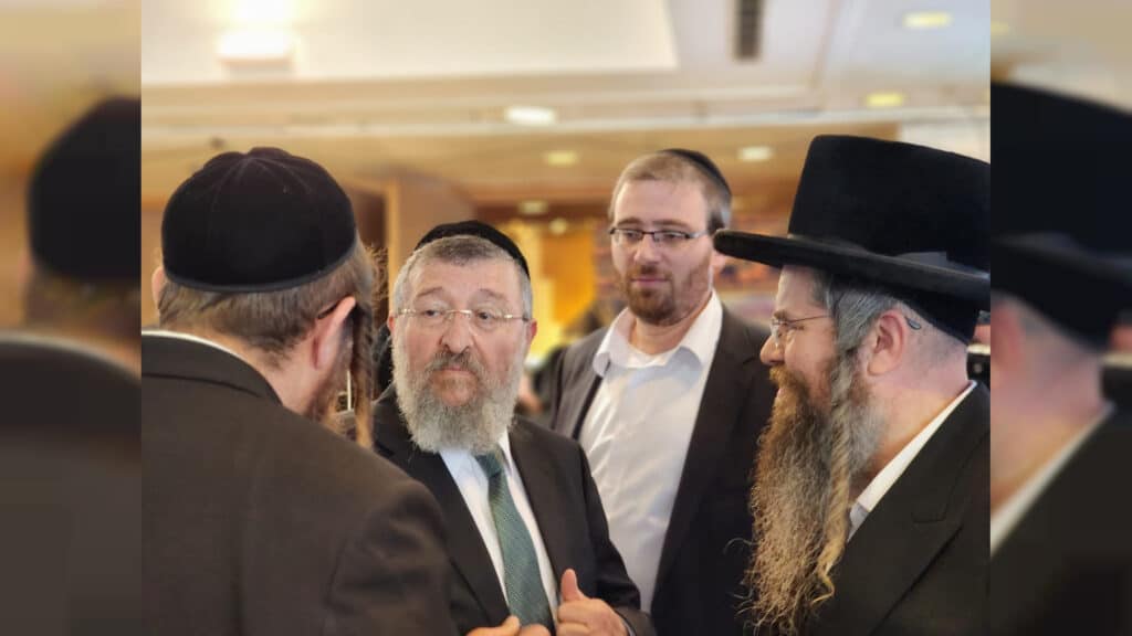 איצקוביץ': תעלומת הקוד הסודי והרחש בחש בדגל התורה