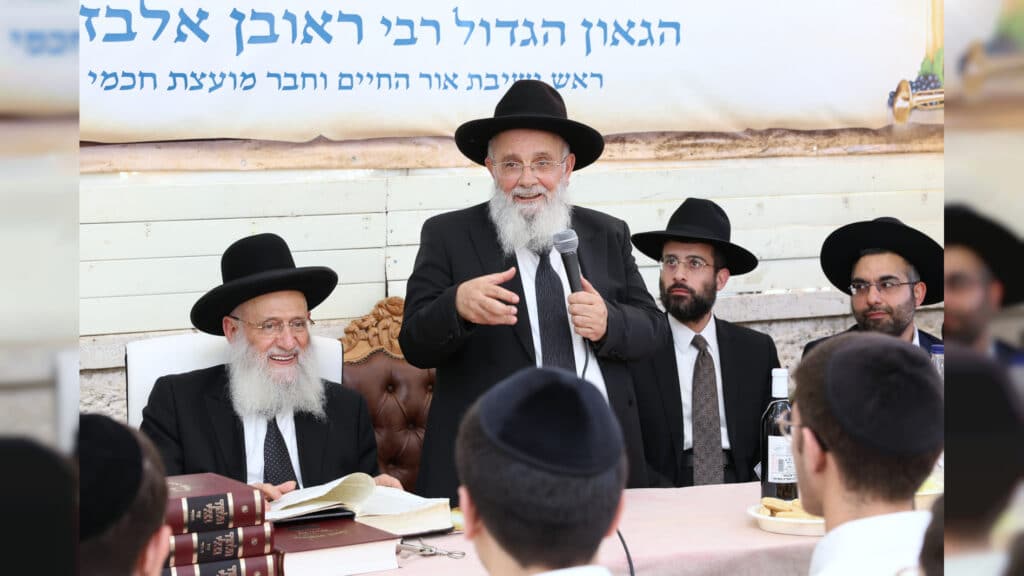 התלמידים מישיבת לבב חכמה נבחנו אצל חבר המועצת