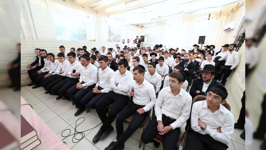 התלמידים מישיבת לבב חכמה נבחנו אצל חבר המועצת