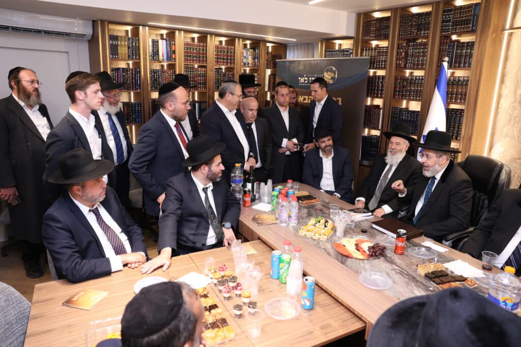 "מרכז לאו" חנך את ביתו החדש במעמד רב רושם