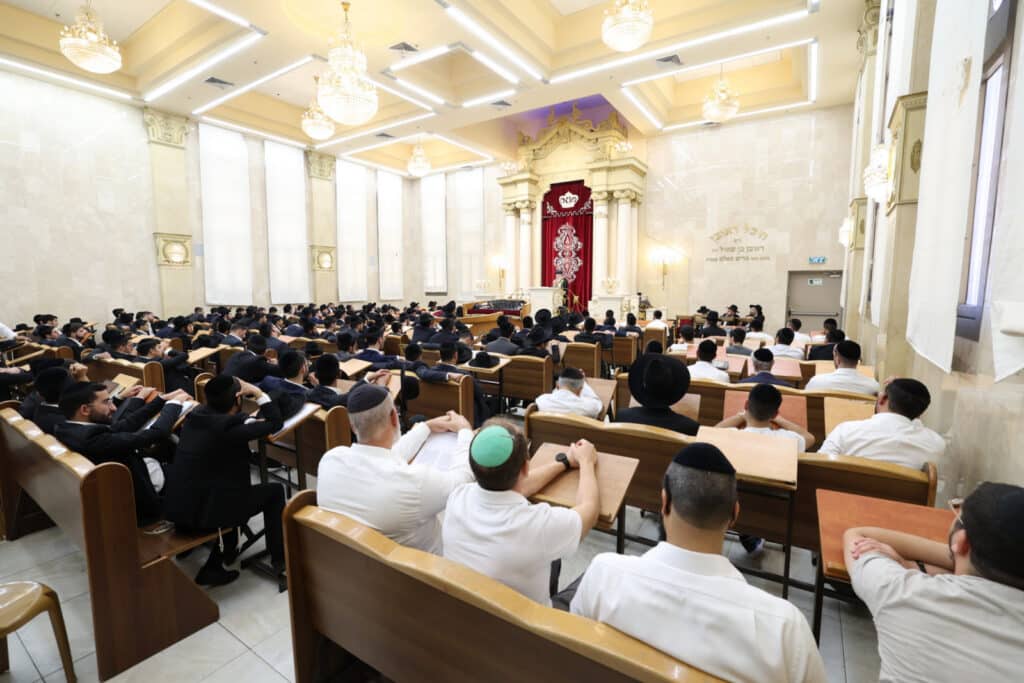 "להיות גאים בזכות לשבת וללמוד תורה"