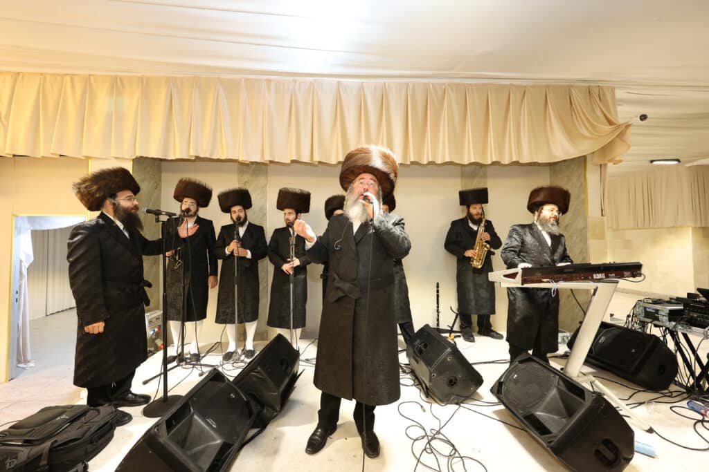 מעמד הכנסת ספר תורה לבית המדרש הגדול ויז'ניץ בבני ברק