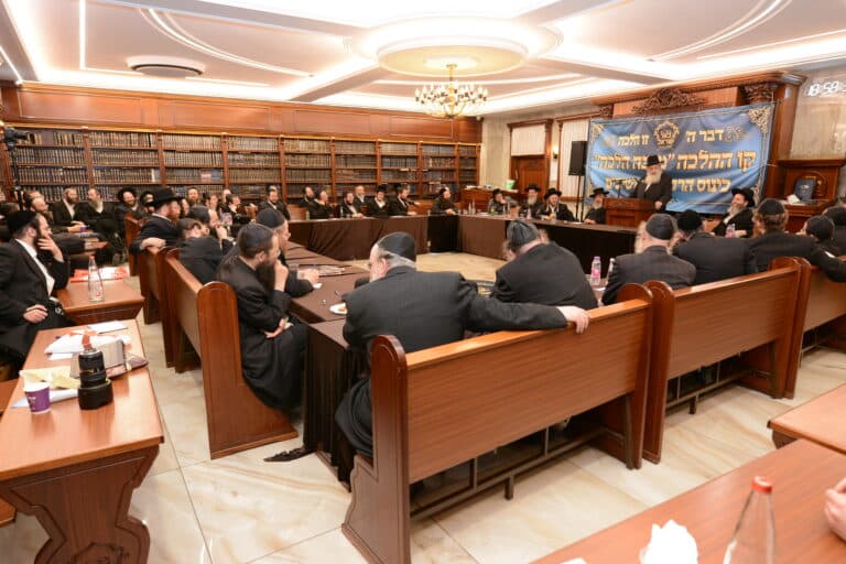 כינוס הרבנים המשיבים בקו ההלכה "מענה הלכה" בראשות גדולי הפוסקים