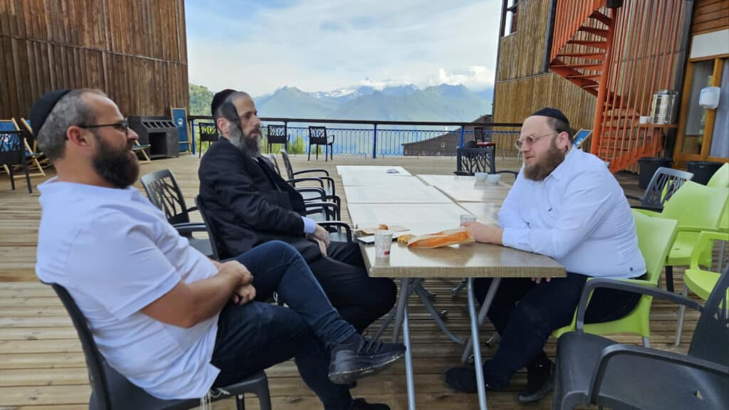 איצקוביץ': תעלומת הקוד הסודי והרחש בחש בדגל התורה