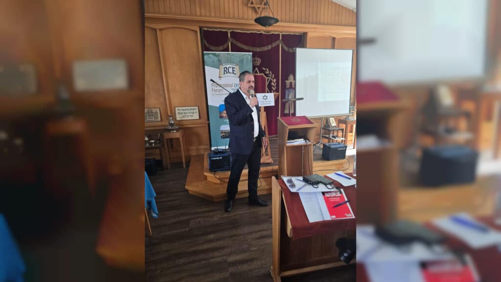 איצקוביץ': תעלומת הקוד הסודי והרחש בחש בדגל התורה