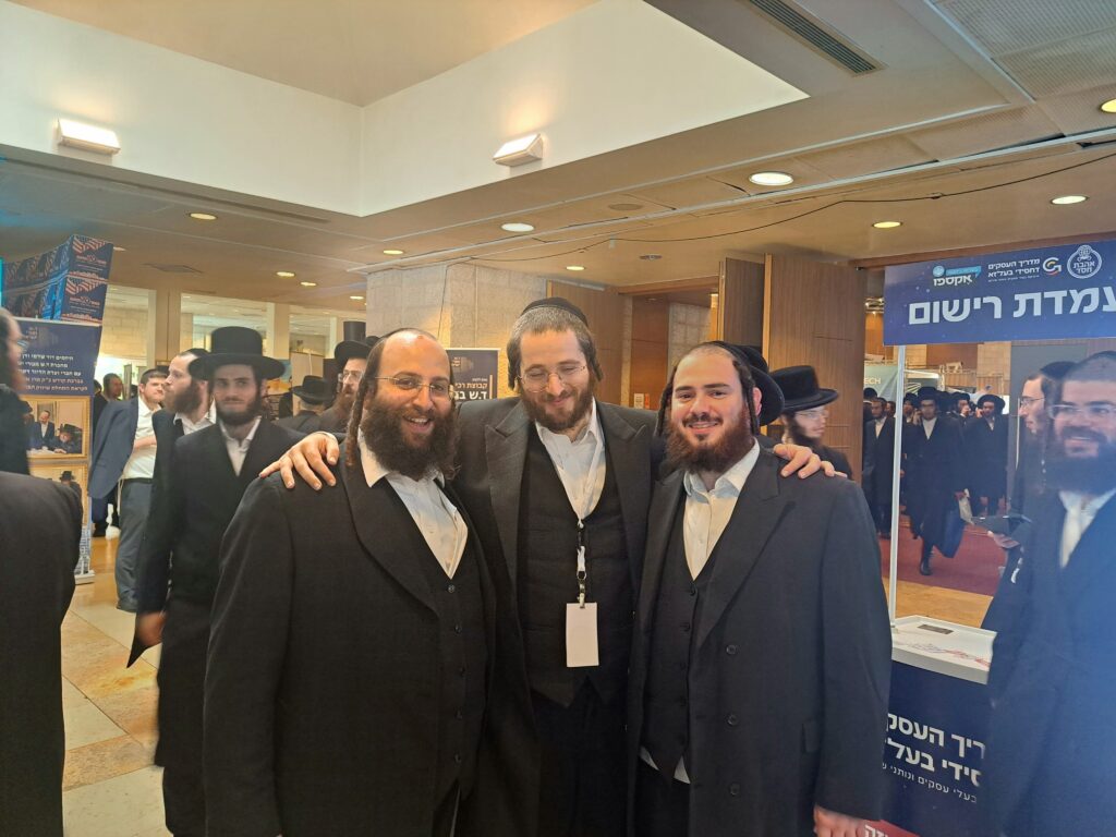 איצקוביץ': תעלומת הקוד הסודי והרחש בחש בדגל התורה