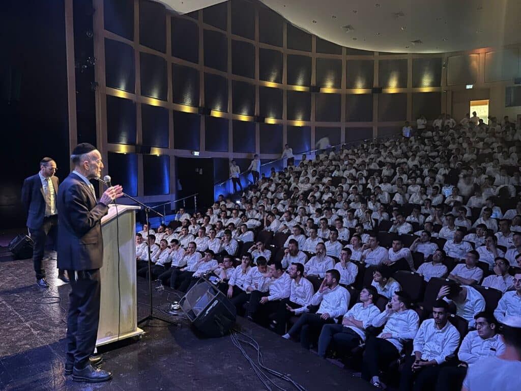 אלפי בחורי ישיבות השתתפו בפעילות הרשות החרדית בקעמפים אלפי בחורי ישיבות השתתפו בפעילות הרשות החרדית בקעמפים