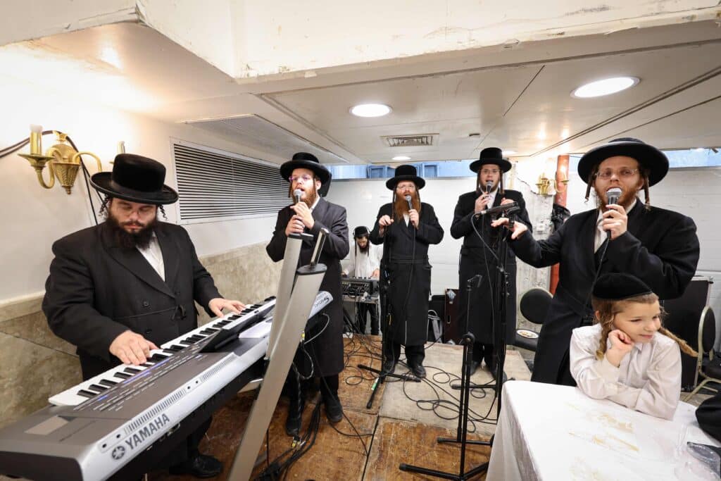 בביהמ"ד הגדול: בבוהוש חגגו בר מצוה לנכד האדמו"ר