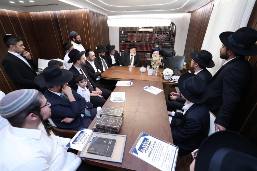 הזוכים מאור יהודה עלו לקבל את הפרס בלשכת הראשל"צ