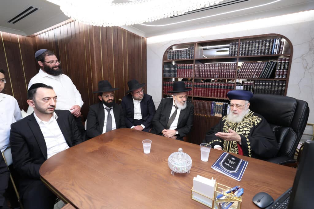 הזוכים מאור יהודה עלו לקבל את הפרס בלשכת הראשל"צ