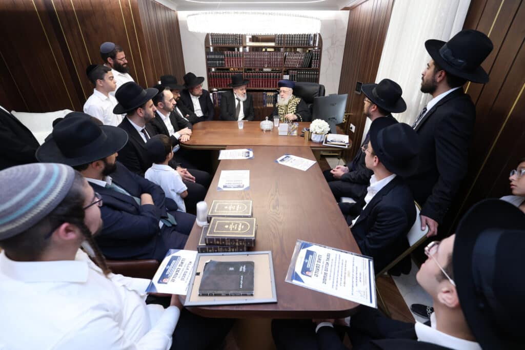 הזוכים מאור יהודה עלו לקבל את הפרס בלשכת הראשל"צ