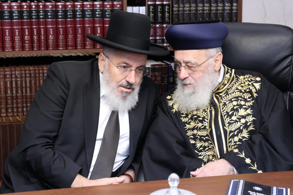 הזוכים מאור יהודה עלו לקבל את הפרס בלשכת הראשל"צ