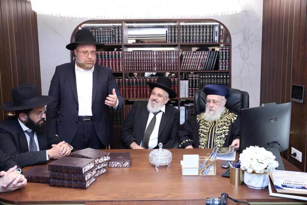 הזוכים מאור יהודה עלו לקבל את הפרס בלשכת הראשל"צ