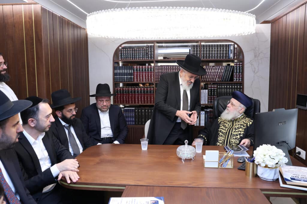 הזוכים מאור יהודה עלו לקבל את הפרס בלשכת הראשל"צ