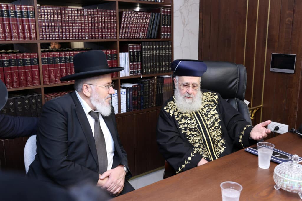 הזוכים מאור יהודה עלו לקבל את הפרס בלשכת הראשל"צ