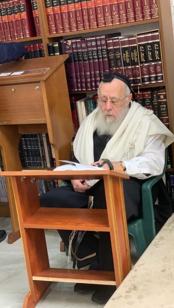 "זקנים משער שבתו": מראות תשעה באב בעולם היהודי