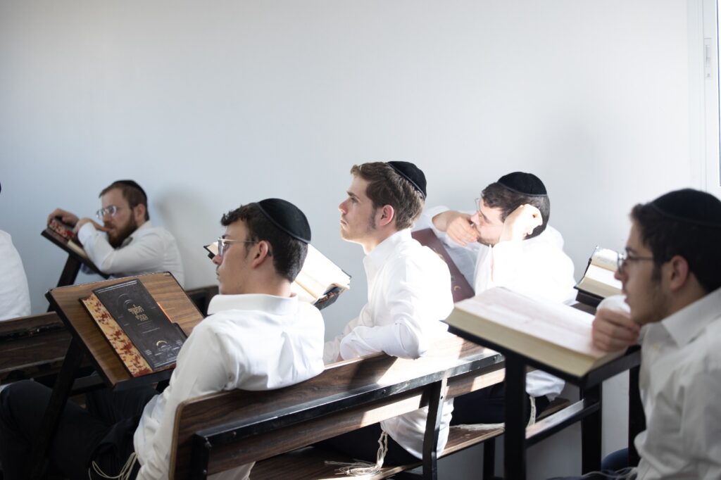 מרן הגר"ש רוזנברג ביקר בישיבת נחלת שני בנחליאל